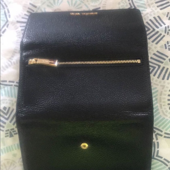 Michael Kors wallet - Picture 3 of 3